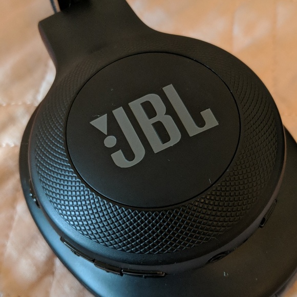 JBL E55BT bluetooth headphones - Picture 2 of 5